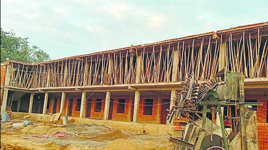 The complex was being built inside the buffer zone of Ranthambore Tiger Reserve in Khilchipur gram panchayat. (HT Photo) The complex was being built inside the buffer zone of Ranthambore Tiger Reserve in Khilchipur gram panchayat. (HT Photo)