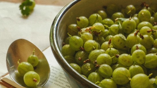 You can personalise the diet by adding Indian ingredients like amla, ginger, and turmeric.(Shutterstock) You can personalise the diet by adding Indian ingredients like amla, ginger, and turmeric.(Shutterstock)