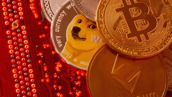 The discount in Tether's USDT hints at a panic among traders swapping digital assets for fiat, reflecting a trend of Chinese investors reallocating funds to the booming stock market, especially as the Shanghai Composite Index surges.(Reuters)