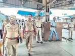Mentally unstable man goes on killing spree at Nagpur rly stn Mentally unstable man goes on killing spree at Nagpur rly stn