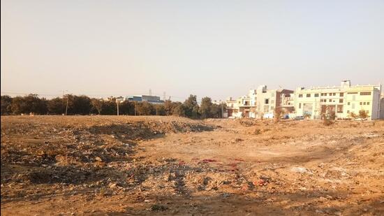 Vacant plots in Narela, where an array of transport and civic infrastructure projects are set to come up. (HT Archive) Vacant plots in Narela, where an array of transport and civic infrastructure projects are set to come up. (HT Archive)