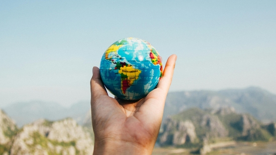 Check the 10 ways how studying abroad can be advantageous for students planning to migrate overseas. (Photo credit: Pexel) Check the 10 ways how studying abroad can be advantageous for students planning to migrate overseas. (Photo credit: Pexel)