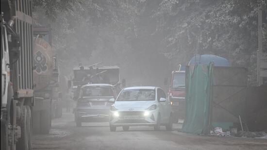 Increased PM10 levels lead to dust pollution in Capital, as seen on Tuesday. (Sanchit Khanna/HT Photo) Increased PM10 levels lead to dust pollution in Capital, as seen on Tuesday. (Sanchit Khanna/HT Photo)