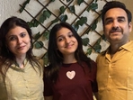 Pankaj Tripathi's wife Mridula Tripathi said that her mother-in-law has still not accepted her. Pankaj Tripathi's wife Mridula Tripathi said that her mother-in-law has still not accepted her.