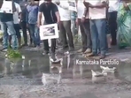As a mark of protest against the bad roads, the residents prepared paper boats and floated them on water-logged potholes in Bengaluru.(X/Karnataka portfolio) As a mark of protest against the bad roads, the residents prepared paper boats and floated them on water-logged potholes in Bengaluru.(X/Karnataka portfolio)