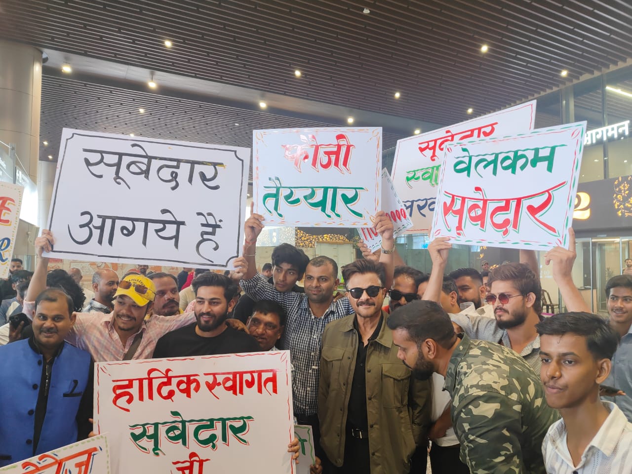 Anil Kapoor getting a warm welcome at the Lucknow airport Anil Kapoor getting a warm welcome at the Lucknow airport