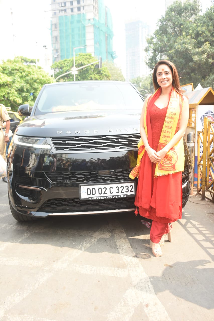 Nushrratt Bharuccha with her Range Rover Nushrratt Bharuccha with her Range Rover