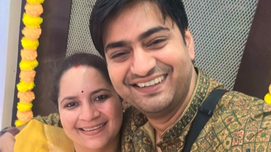 Singer Amit Mishra with sister Sushma Mishra Singer Amit Mishra with sister Sushma Mishra