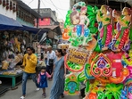Kolkata: People shop for Diwali, in Kolkata, Tuesday, Oct. 29, 2024. (PTI Photo/Swapan Mahapatra)(PTI10_29_2024_000183A)(PTI) Kolkata: People shop for Diwali, in Kolkata, Tuesday, Oct. 29, 2024. (PTI Photo/Swapan Mahapatra)(PTI10_29_2024_000183A)(PTI)