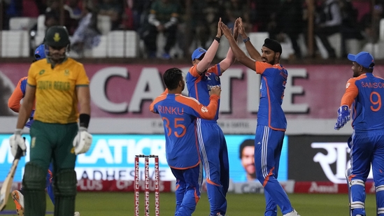 South Africa never really got going in their chase. They lost three wickets in the powerplay with Arshdeep Singh, Avesh Khan and Chakravarthy all striking. (AP)