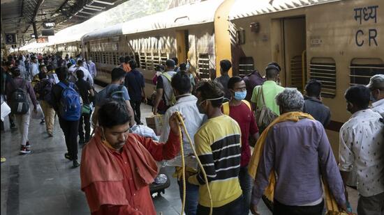 The ‘Eat Right Station’ certification is part of the Eat Right India movement led by FSSAI, New Delhi. The initiative aims to ensure food safety and hygiene across food outlets at railway stations. (REPRESENTATIVE PHOTO) The ‘Eat Right Station’ certification is part of the Eat Right India movement led by FSSAI, New Delhi. The initiative aims to ensure food safety and hygiene across food outlets at railway stations. (REPRESENTATIVE PHOTO)