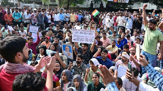 The protesting aspirants near UPPSC headquarters on day 3 of their protest in Prayagraj on Wednesday. (HT) The protesting aspirants near UPPSC headquarters on day 3 of their protest in Prayagraj on Wednesday. (HT)