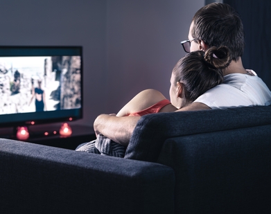 Cuffing season has recently gained popularity, meaning singles crave romantic relationships during the winter months.(Photo: Adobe Stock) Cuffing season has recently gained popularity, meaning singles crave romantic relationships during the winter months.(Photo: Adobe Stock)