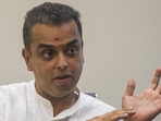 The letter claimed the Maharashtra Navnirman Sena (MNS) had extended support to Milind Deora(HT File) The letter claimed the Maharashtra Navnirman Sena (MNS) had extended support to Milind Deora(HT File)