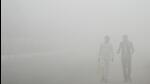 Delhi has been under the grip of dense smog in the morning hours. (Sunil Ghosh/HT Photo) Delhi has been under the grip of dense smog in the morning hours. (Sunil Ghosh/HT Photo)