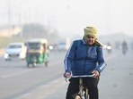 Delhi recorded a minimum temperature of 10.4°C on Monday. (Sunil Ghosh/HT Photo) Delhi recorded a minimum temperature of 10.4°C on Monday. (Sunil Ghosh/HT Photo)
