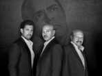 Hrithik Roshan with Rakesh Roshan and Rajesh Roshan.(Instagram ) Hrithik Roshan with Rakesh Roshan and Rajesh Roshan.(Instagram )