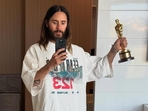 Jared Leto shared a new picture with his Oscar. Jared Leto shared a new picture with his Oscar.