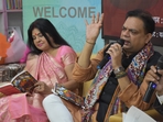 Bina Kalinga Vijay Ke author Yatindra Mishra with singer Malini Awasthi during the book reading session in Lucknow(HT Photo) Bina Kalinga Vijay Ke author Yatindra Mishra with singer Malini Awasthi during the book reading session in Lucknow(HT Photo)