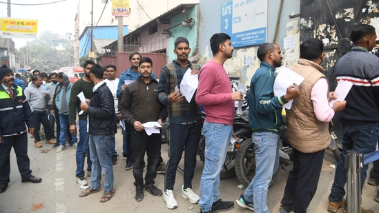 Candidates waiting to appear for RRB RPF SI written test at ION Digital zone in Patna. (Santosh Kumar )