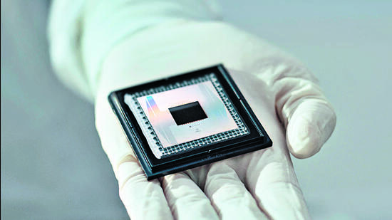 Willow is packed with logical qubits consisting of 105 physical qubits. (AFP/Google) Willow is packed with logical qubits consisting of 105 physical qubits. (AFP/Google)