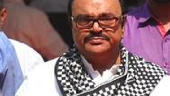 NCP leader Chaggan Bhujbal was among those dropped. (HT) NCP leader Chaggan Bhujbal was among those dropped. (HT)