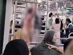 A naked man entered the ladies coach of an AC local in Mumbai(X/@Chinmayjagtap18) A naked man entered the ladies coach of an AC local in Mumbai(X/@Chinmayjagtap18)