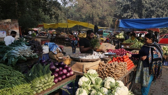 RBI’s Monetary Policy Committee has forecast a 5.7% inflation for the quarter ending December 2024. (AP Photo) RBI’s Monetary Policy Committee has forecast a 5.7% inflation for the quarter ending December 2024. (AP Photo)