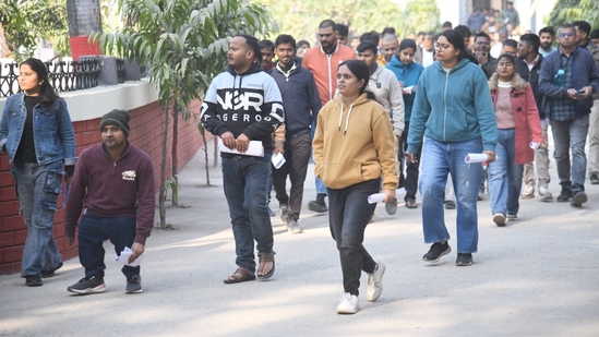 Aspirants at Bankipur Girls High School in Patna where Assistant Engineer (Civil/Mechanical) Written Competition exam Day 2 was held. (Santosh Kumar)