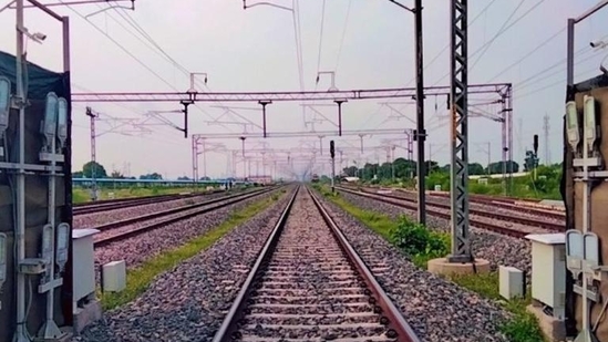 Significant delays have been reported by the Ministry of Railways in a number of West Bengali railway infrastructure projects.(PTI) Significant delays have been reported by the Ministry of Railways in a number of West Bengali railway infrastructure projects.(PTI)