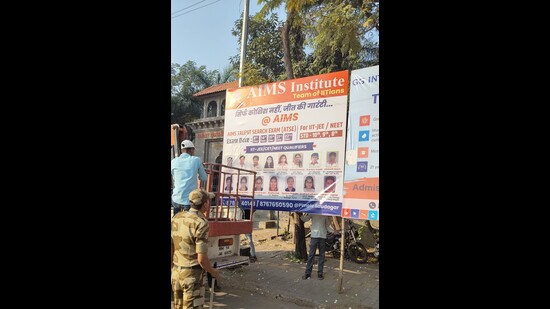 The Sky Sign and License Department of PCMC has also imposed fines amounting to <span class='webrupee'>₹</span>47,000 and lodged two FIRs against violators, officials said in a statement released on Saturday. (HT PHOTO) The Sky Sign and License Department of PCMC has also imposed fines amounting to <span class='webrupee'>₹</span>47,000 and lodged two FIRs against violators, officials said in a statement released on Saturday. (HT PHOTO)