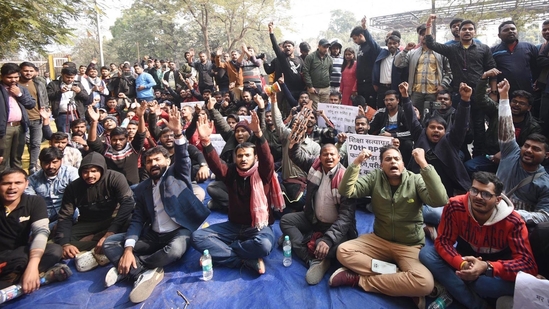 <p>Protestors demanding BPSC prelims re-exam demonstrating at Gardanibagh in Patna.</p>(Santosh Kumar )