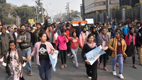 Students protested over the alleged leak of the question paper of the December 13 combined preliminary exam conducted by BPSC(Santosh Kumar)