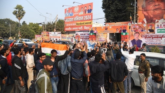 Students during a protest outside BJP state office in Patna over the alleged leak of a question paper of the December 13 combined preliminary exam conducted by BPSC(Santosh Kumar)