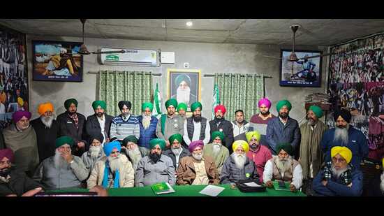 Samyukta Kisan Morcha (SKM) leaders on Monday urged the Punjab government to call a special Vidhan Sabha session to pass a resolution to “reject” the newly announced draft of the National Policy Framework on Agricultural Marketing. (HT Photo) Samyukta Kisan Morcha (SKM) leaders on Monday urged the Punjab government to call a special Vidhan Sabha session to pass a resolution to “reject” the newly announced draft of the National Policy Framework on Agricultural Marketing. (HT Photo)