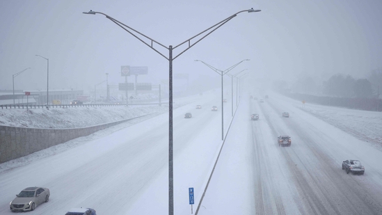 A large swath of the US, across the Midwest to the East Coast is experiencing a major winter storm, with more than two feet of snow in some areas..(AFP/Chase Castor ) A large swath of the US, across the Midwest to the East Coast is experiencing a major winter storm, with more than two feet of snow in some areas..(AFP/Chase Castor )