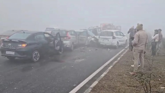 The accident took place on the NH-9 near Singrauli in Hapur. (HT Photo) The accident took place on the NH-9 near Singrauli in Hapur. (HT Photo)