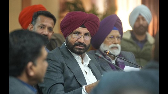 Ludhiana MP Amarinder Singh Raja Warring and Fatehgarh Sahib MP Dr Amar Singh addressing the District Development Coordination and Monitoring Committee (DISHA) meeting at Bachat Bhawan, District Administrative Complex, in Ludhiana on Friday. (HT Photo) Ludhiana MP Amarinder Singh Raja Warring and Fatehgarh Sahib MP Dr Amar Singh addressing the District Development Coordination and Monitoring Committee (DISHA) meeting at Bachat Bhawan, District Administrative Complex, in Ludhiana on Friday. (HT Photo)