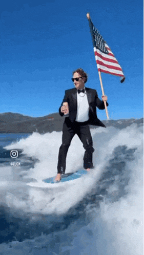 Surfing away(Mark Zuckerberg on Instagram) Surfing away(Mark Zuckerberg on Instagram)