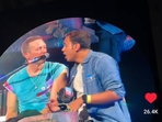 Bengaluru techie sings along with Chris Martin at Coldplay concert in Mumbai. Bengaluru techie sings along with Chris Martin at Coldplay concert in Mumbai.