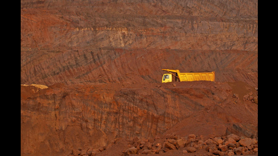 FILE PHOTO: A truck passes through an open pit of the Bedara Bhommanahalli (BBH) iron ore mines at Chitradurga in the southern Indian state of Karnataka November 9, 2012. REUTERS/Danish Siddiqui (INDIA - Tags: ENERGY BUSINESS POLITICS COMMODITIES)/File Photo (REUTERS) FILE PHOTO: A truck passes through an open pit of the Bedara Bhommanahalli (BBH) iron ore mines at Chitradurga in the southern Indian state of Karnataka November 9, 2012. REUTERS/Danish Siddiqui (INDIA - Tags: ENERGY BUSINESS POLITICS COMMODITIES)/File Photo (REUTERS)