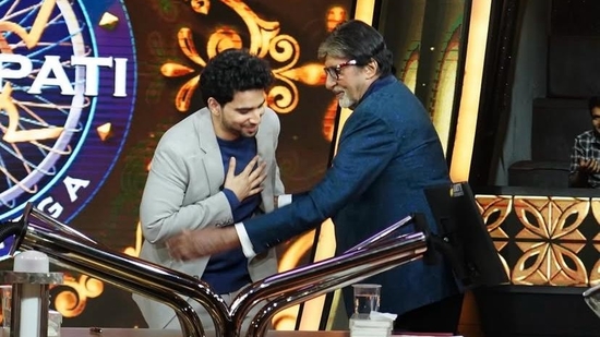 Samay Raina appeared on Amitabh Bachchan's Kaun Banega Crorepati 16. Samay Raina appeared on Amitabh Bachchan's Kaun Banega Crorepati 16.