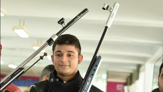 Niraj Kumar defeated Paris medallist Swapnil Kusale and two-time Olympian Aishwary Pratap Singh Tomar to win the 50m 3P gold (HT) Niraj Kumar defeated Paris medallist Swapnil Kusale and two-time Olympian Aishwary Pratap Singh Tomar to win the 50m 3P gold (HT)