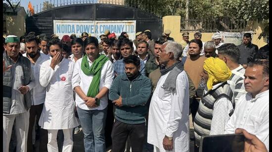 NPCL officials sought one week’s time to address farmers’ concerns, proposing another meeting on February 22, which the farmer leaders agreed to. (HT Photo) NPCL officials sought one week’s time to address farmers’ concerns, proposing another meeting on February 22, which the farmer leaders agreed to. (HT Photo)