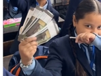 The teacher explained how banks earn money through interest rates.(Instagram/@master_ji21) The teacher explained how banks earn money through interest rates.(Instagram/@master_ji21)