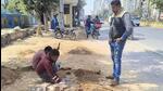 Residents claim that the Noida authority, which grants permission for such work, has turned a blind eye while PVVNL contractors continue unchecked. (HT Photo) Residents claim that the Noida authority, which grants permission for such work, has turned a blind eye while PVVNL contractors continue unchecked. (HT Photo)