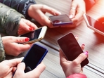 Ditch this one phone habit and watch your brain function like you are a decade younger!(Image by Shutterstock) Ditch this one phone habit and watch your brain function like you are a decade younger!(Image by Shutterstock)