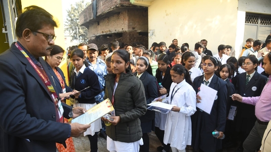 CBSE Class 12 Physics paper analysis: What teachers said about the exam(Santosh Kumar ) CBSE Class 12 Physics paper analysis: What teachers said about the exam(Santosh Kumar )