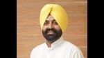 In response to a query from MLAs Sukhwinder Singh Sukhi and Nachhatar Pal regarding bus services to Amritsar airport, Punjab transport minister Laljit Singh Bhullar clarified that the state department does not operate any such service. In response to a query from MLAs Sukhwinder Singh Sukhi and Nachhatar Pal regarding bus services to Amritsar airport, Punjab transport minister Laljit Singh Bhullar clarified that the state department does not operate any such service.