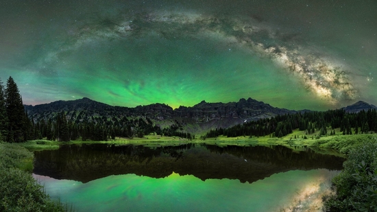 Milky Way reflected in Montana's Hyalite Lake.(Jake Mosher)